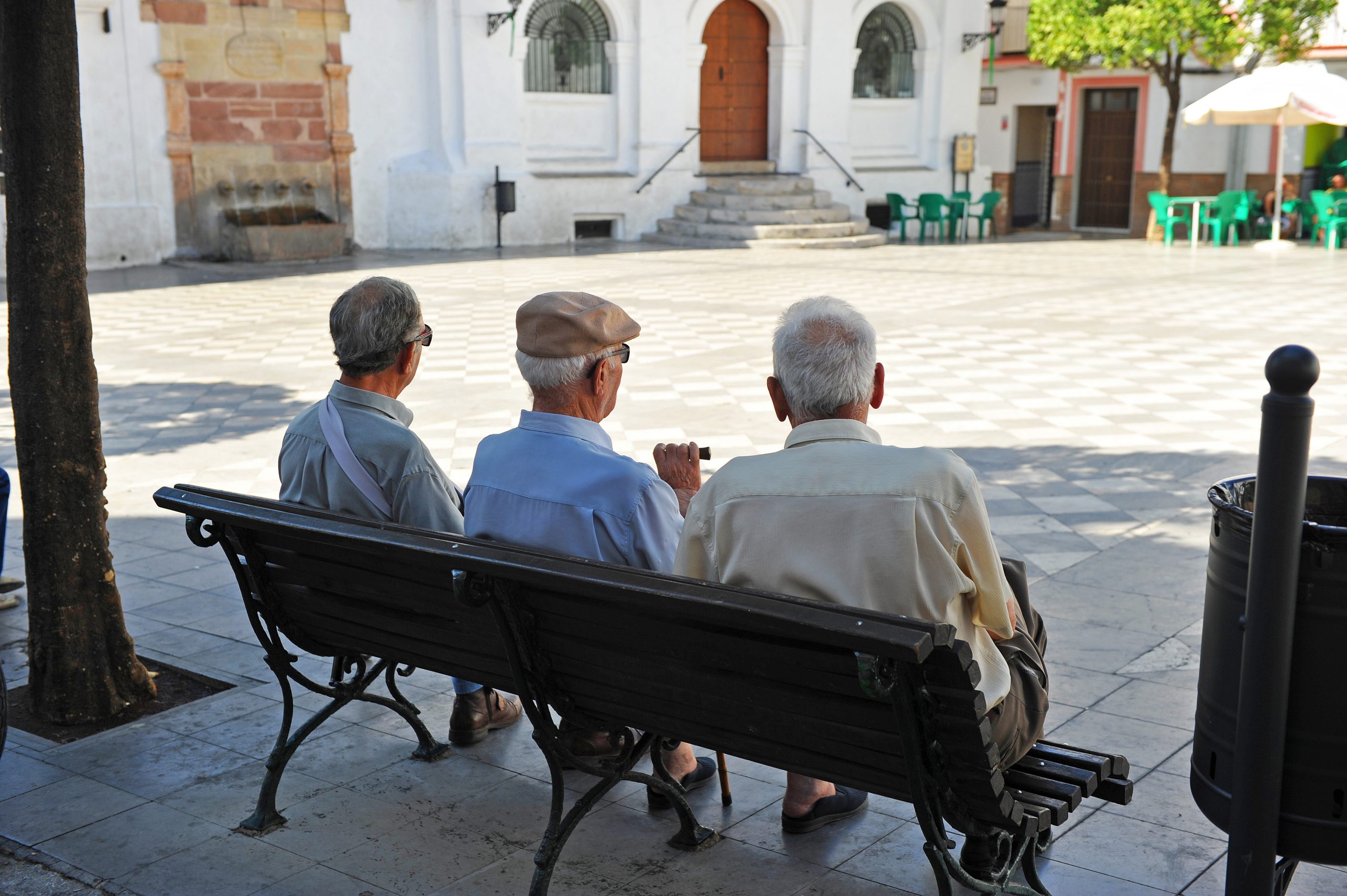 Rentnergangs In Italien Oder Auch Das Leben Auf Der Piazza ⋆ Lettinis