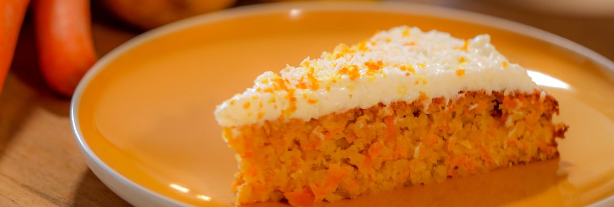 Torta Carotella - Saftiger Möhrenkuchen mit Mandeln, Olivenöl und Kokos ...